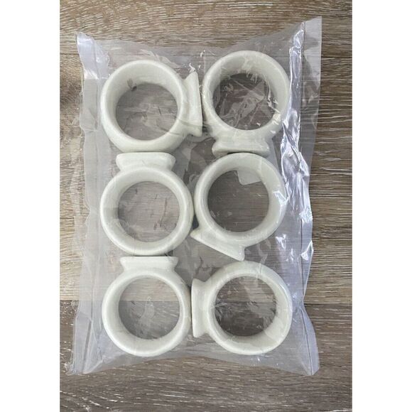 Christmas Holly Berry Ceramic Napkin Ring Set Of 6 - Picture 1 of 4